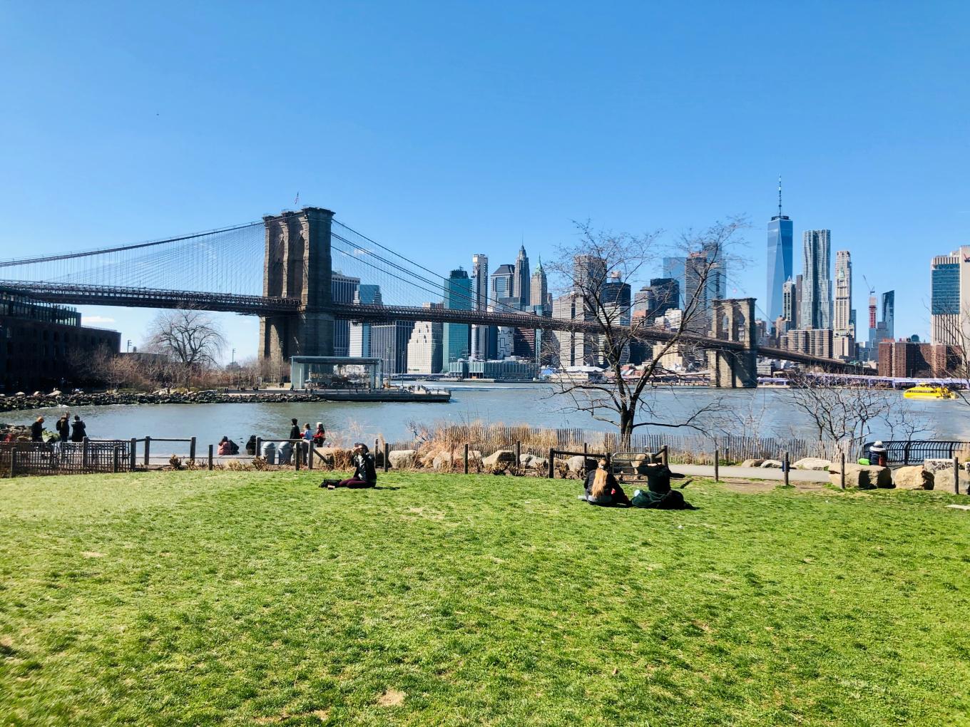 View of Manhattan skyline from Brooklyn Bridge Park