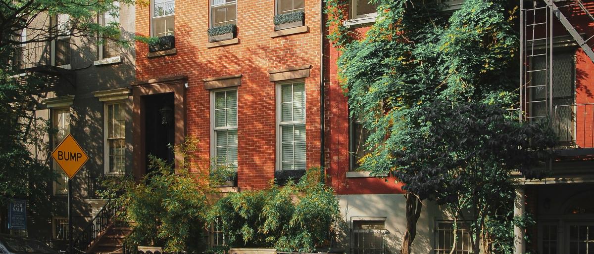 Brownstone buildings in New York City 