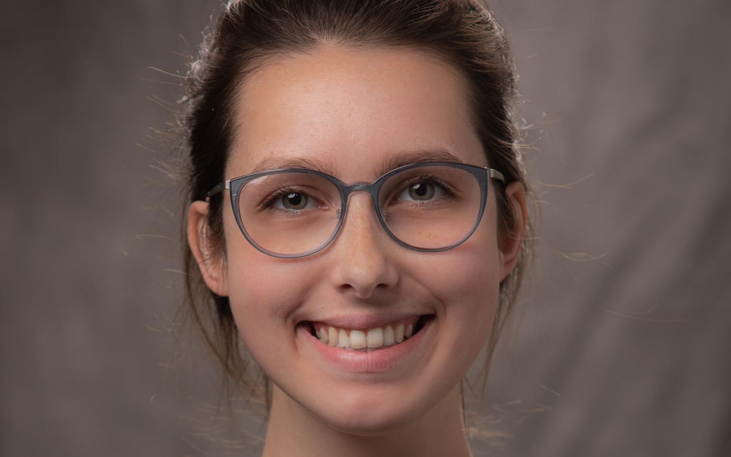 Holly Harmon Headshot