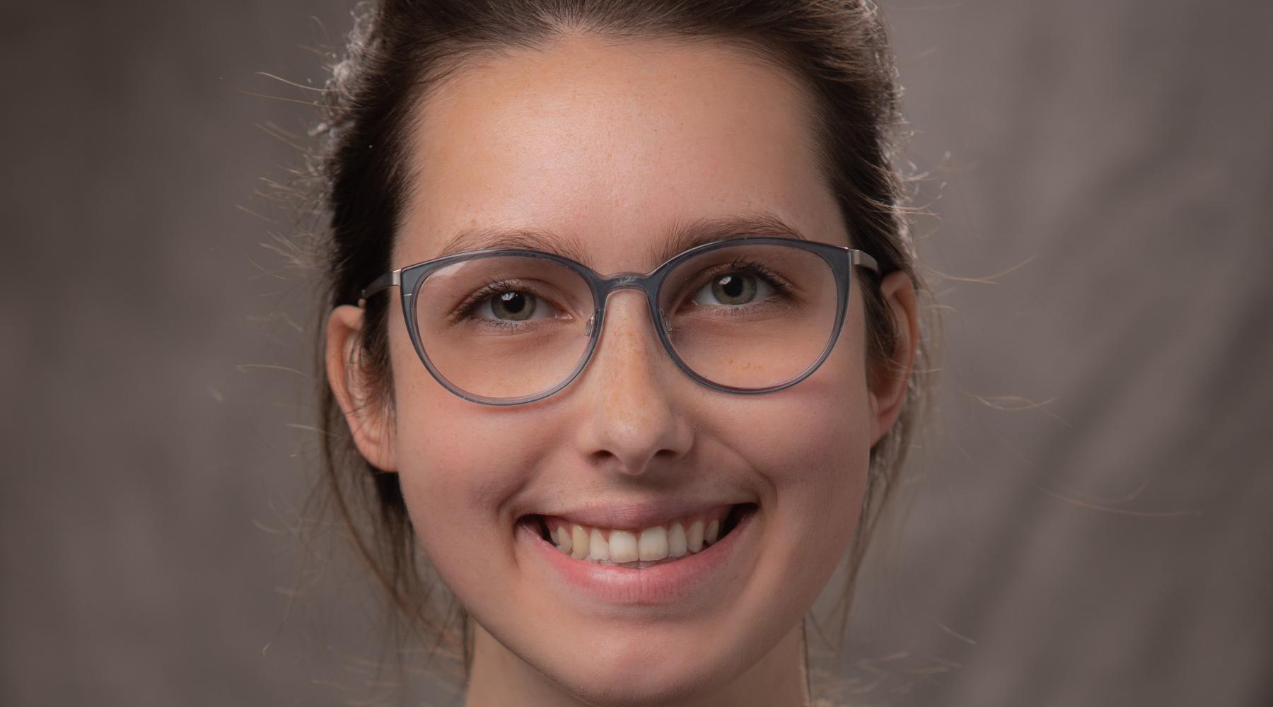 Holly Harmon Headshot