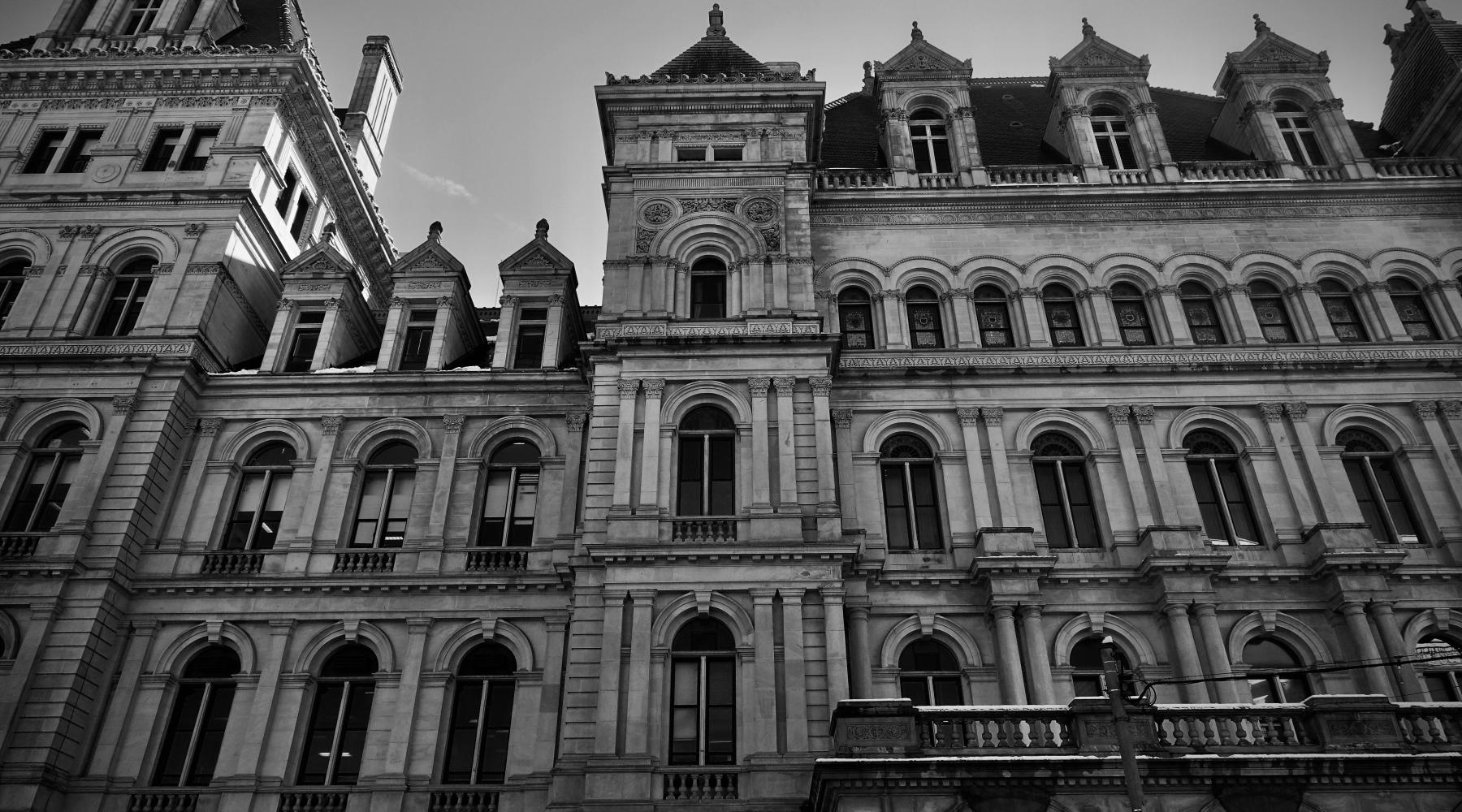 B&W image of building in Albany, New York