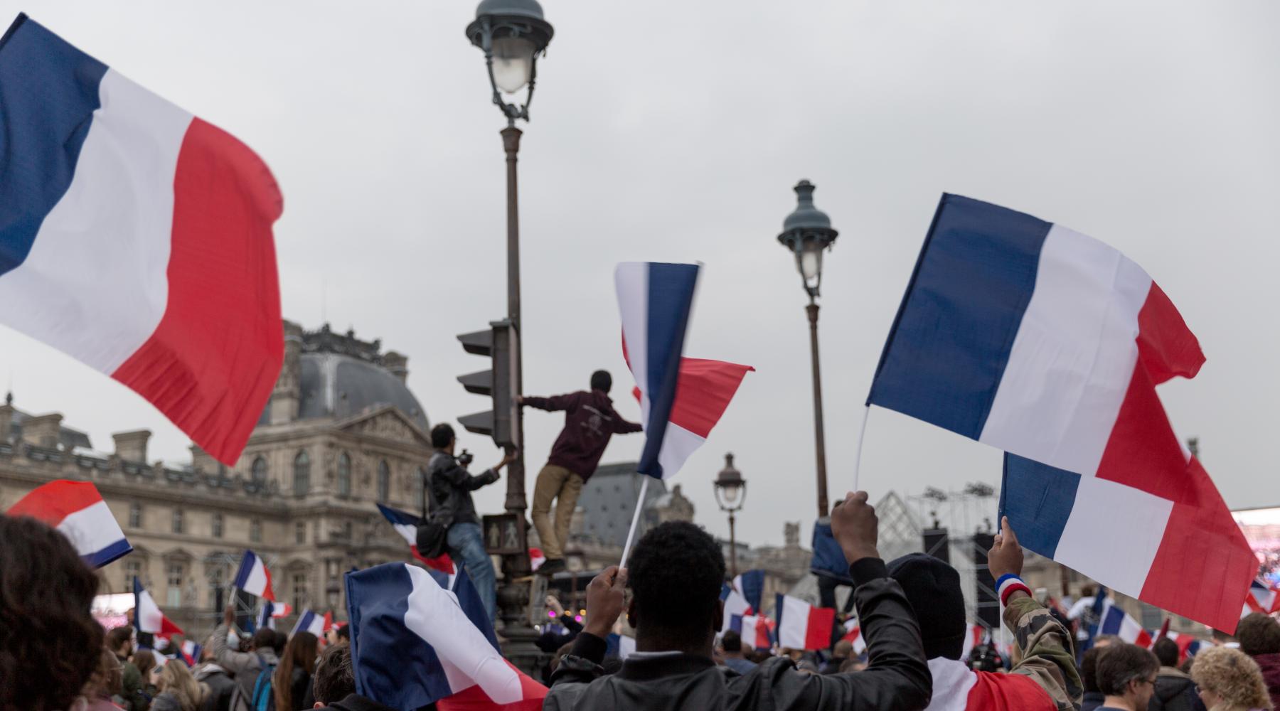 By Lorie Shaull from Washington, United States (French Election: Celebrations at The Louvre, Paris) [CC BY-SA 2.0 (http://creativecommons.org/licenses/by-sa/2.0)], via Wikimedia Commons