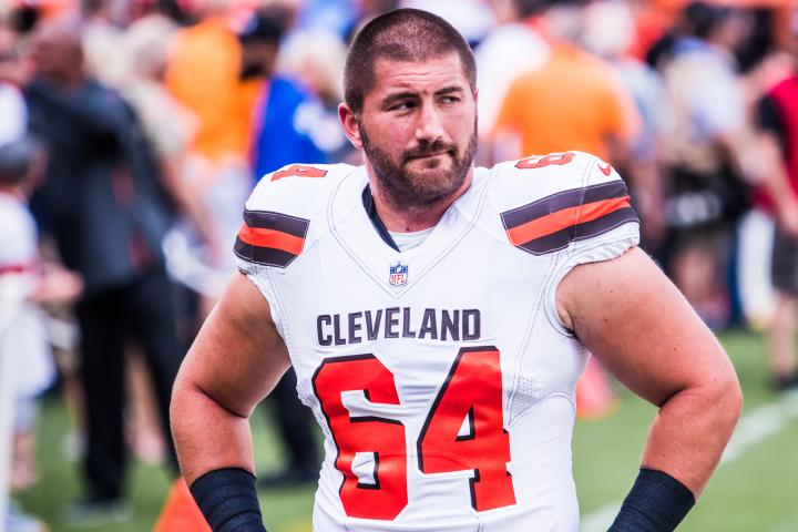 JC Tretter on the field during pre-game warm-ups with the Cleveland Browns (Erik Drost).