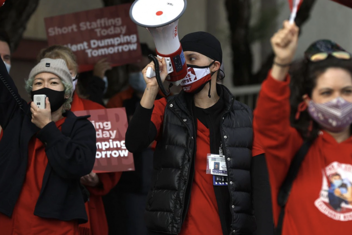 Nurses in San Francisco protesting for better work conditions on November 10. JUSTIN SULLIVAN (AFP)
