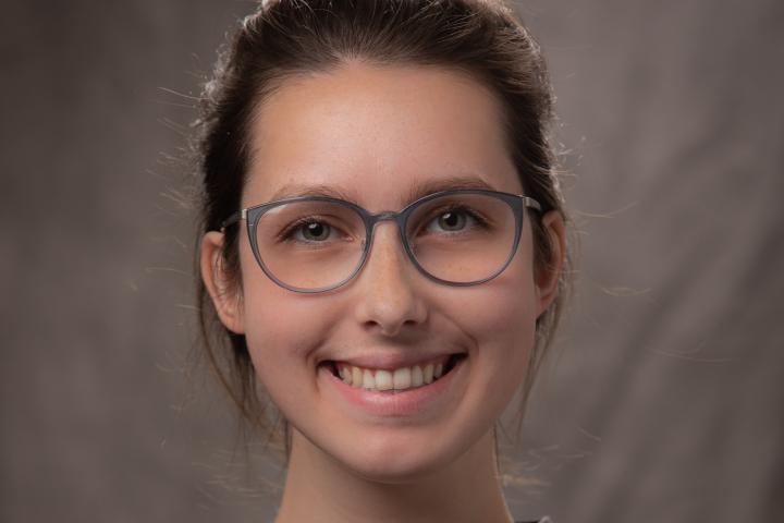 Holly Harmon Headshot