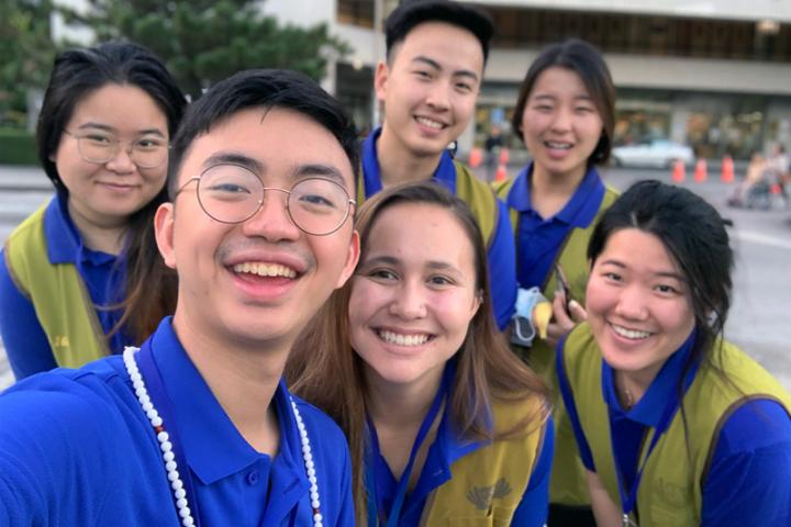 Dustin Liu ’19 with fellow Cornellians during a Jan 2019 service trip in Hualien, Taiwan, serving the Tzu Chi Foundation.